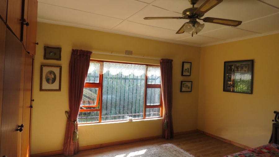 5 Bedroom Property for Sale in Uniondale Western Cape